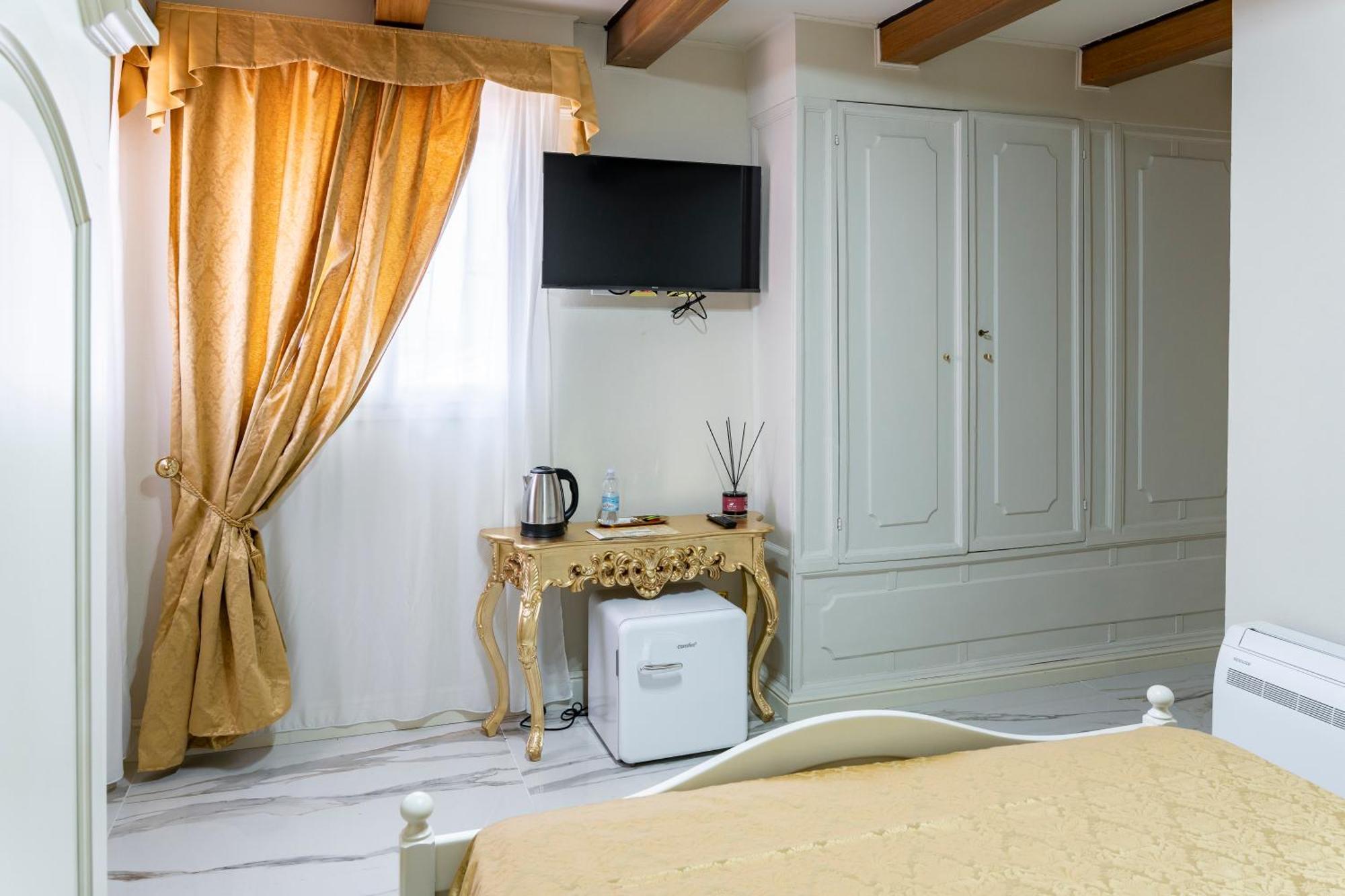 Palazzo Titti Rialto Suites Venezia Esterno foto